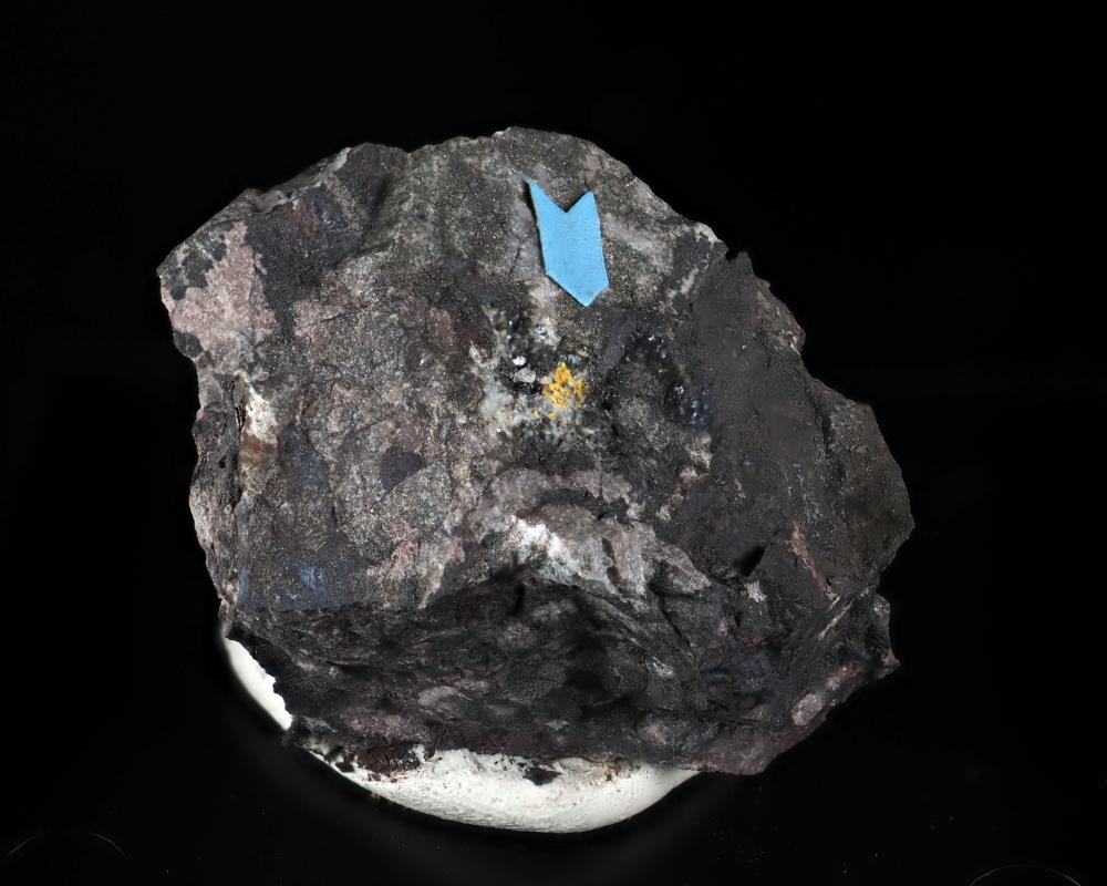 Pyrobelonite